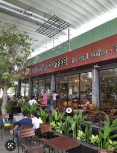 Bán lô góc 2 mặt tiền Bờ Bao Tân Thắng, Tân Phú đang kinh doanh cafe giá 46 tỷ
