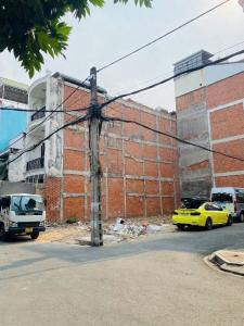 Cần bán gấp nhà góc 2 mặt tiền đường dt: 8,1mx17m.  Điạ chỉ 26/30 đường Nguyễn Minh Hoàng
