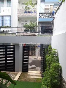 Cần bán nhà đẹp có hầm đang cho thuê văn phòng hẻm xe tải đường Lê Trọng Tấn, Tân Phú.